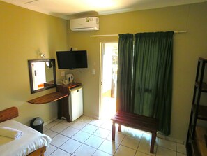 Quarto duplo conforto | Escrivaninha, Wi-Fi de cortesia