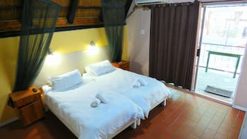 Camera Comfort con 2 letti singoli | Una scrivania, Wi-Fi gratuito