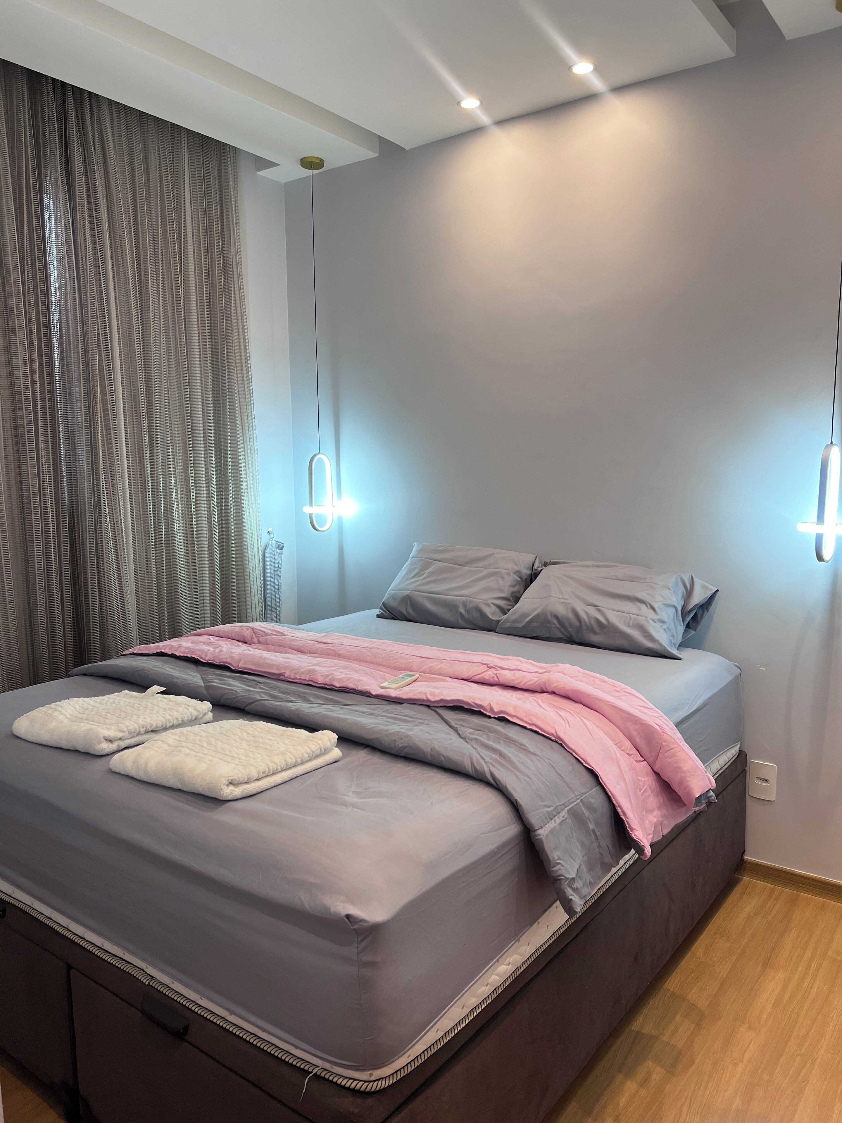 2 slaapkamers, een strijkplank/strijkijzer, wifi, beddengoed