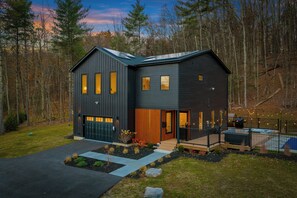 Exterior - Woodstock Ridge / Hot Tub, Pool & Fire Pit (Woodstock)