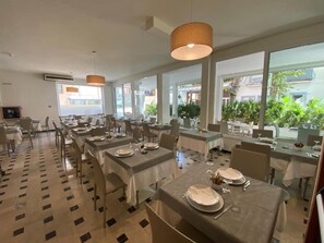 Dining - Hotel Lux (Gabicce Mare)