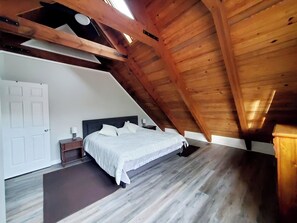 3 bedrooms, desk, free WiFi, bed sheets