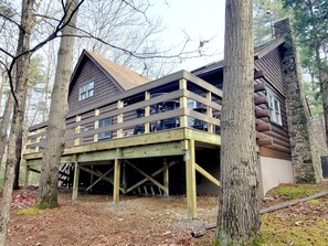 Exterior - Cozy, rustic 3-bedroom cabin in fabulous Lake Raystown with AC (Huntingdon)