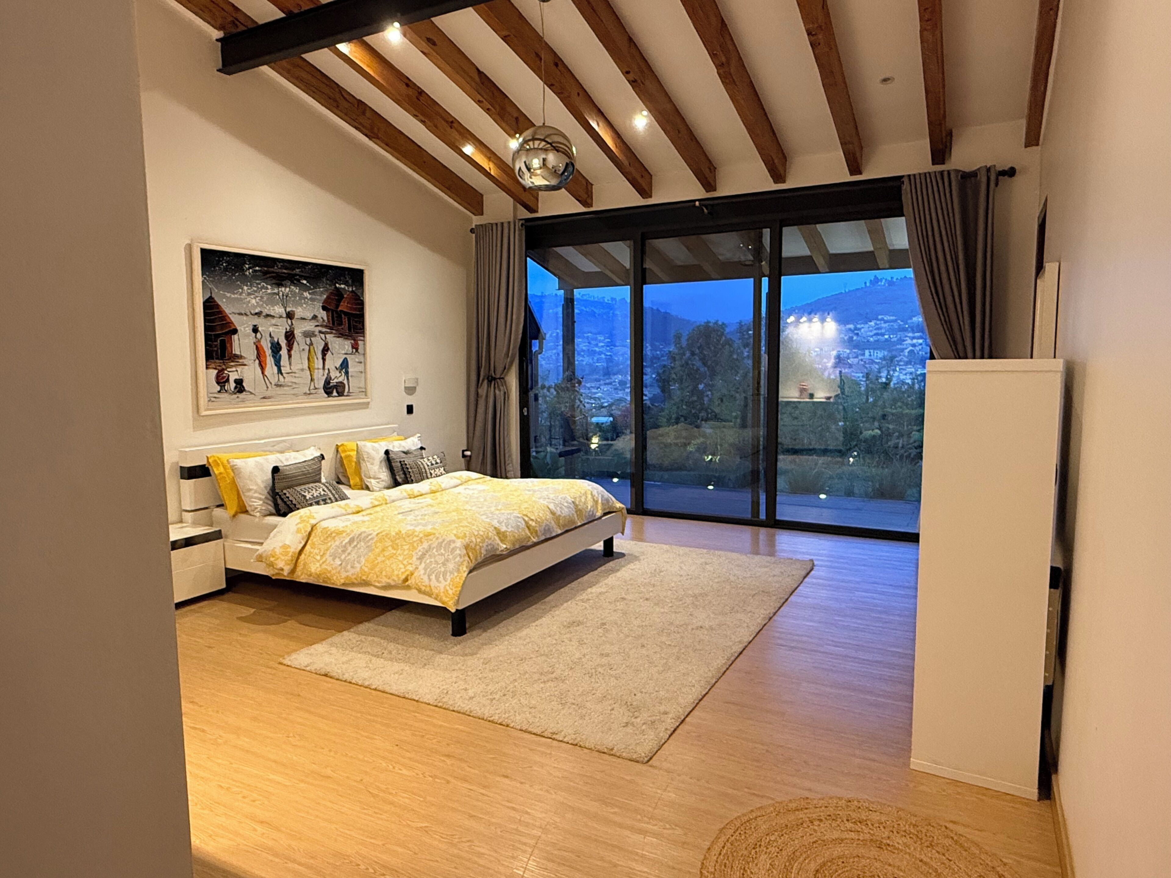 Strykejern/-brett, wi-fi og sengetøy