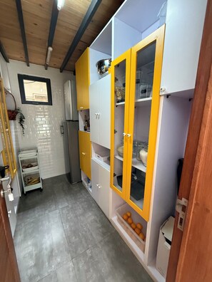 Interior - Villa VH 4 Bedroom villa with heated swimming pool (Kigali)