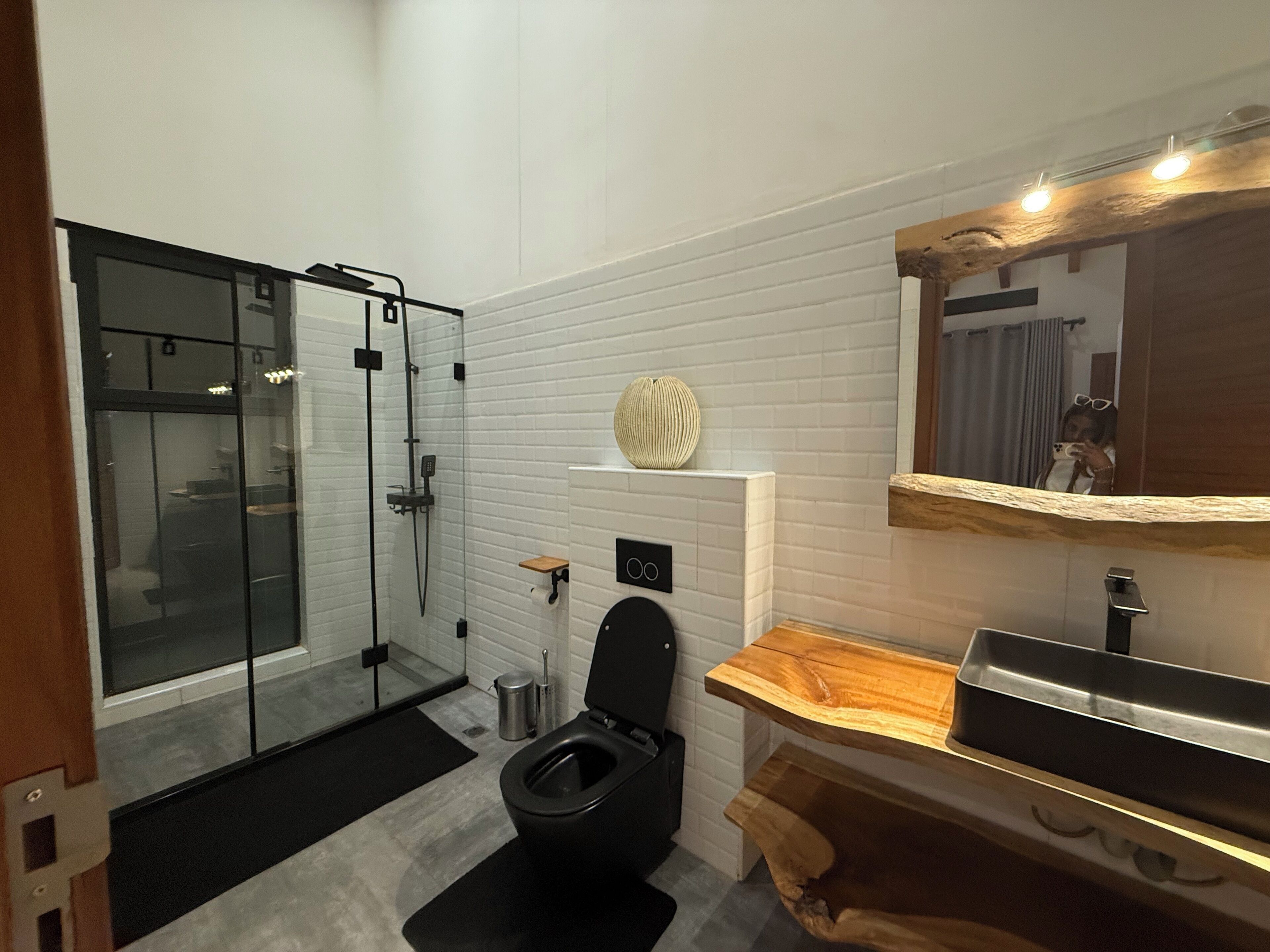 Dusche, Handtücher, Toilettenpapier