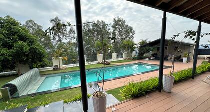 Villa VH 4 Bedroom villa with heated swimming pool