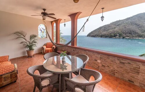 Cozy 1-bedroom apartment in beautiful Yelapa with AC