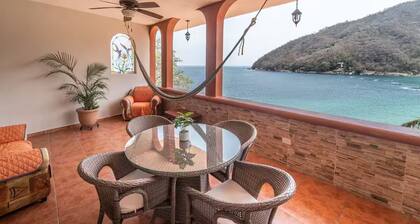 Cozy 1-bedroom apartment in beautiful Yelapa with AC
