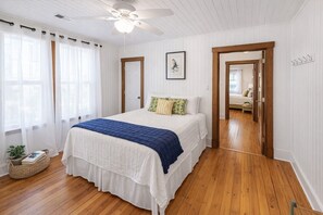 2 bedrooms, iron/ironing board, free WiFi, bed sheets - Tybee Island Sunrise (Tybee Island)