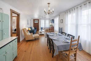 Interior - Full House in Tybee Island, Georgia (Tybee Island)