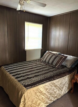 1 quarto, acesso à internet, roupa de cama