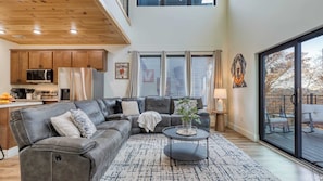House (4 Bedrooms) | Interior - Indoor Pool, Hot Tub & Vols Spirit With Sweeping Mountain Views Smokey's Den by Avantstay (Sevierville)