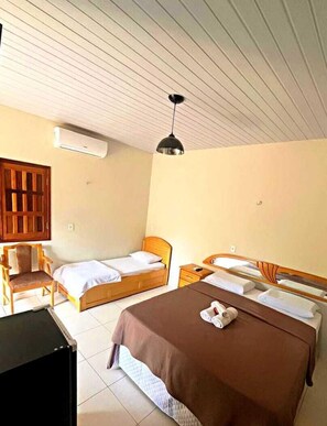 Superior-Dreibettzimmer, Klimaanlage | Bügeleisen/Bügelbrett, kostenloses WLAN