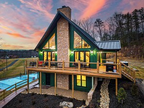 Exterior - IndoorPool*Pickleball*Theater*Firepit*Game Room*HotTub* Smoky Mountain GETAWAY (Sevierville)