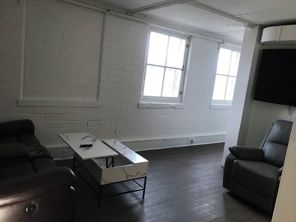 Căn hộ Economy | Khu phòng khách