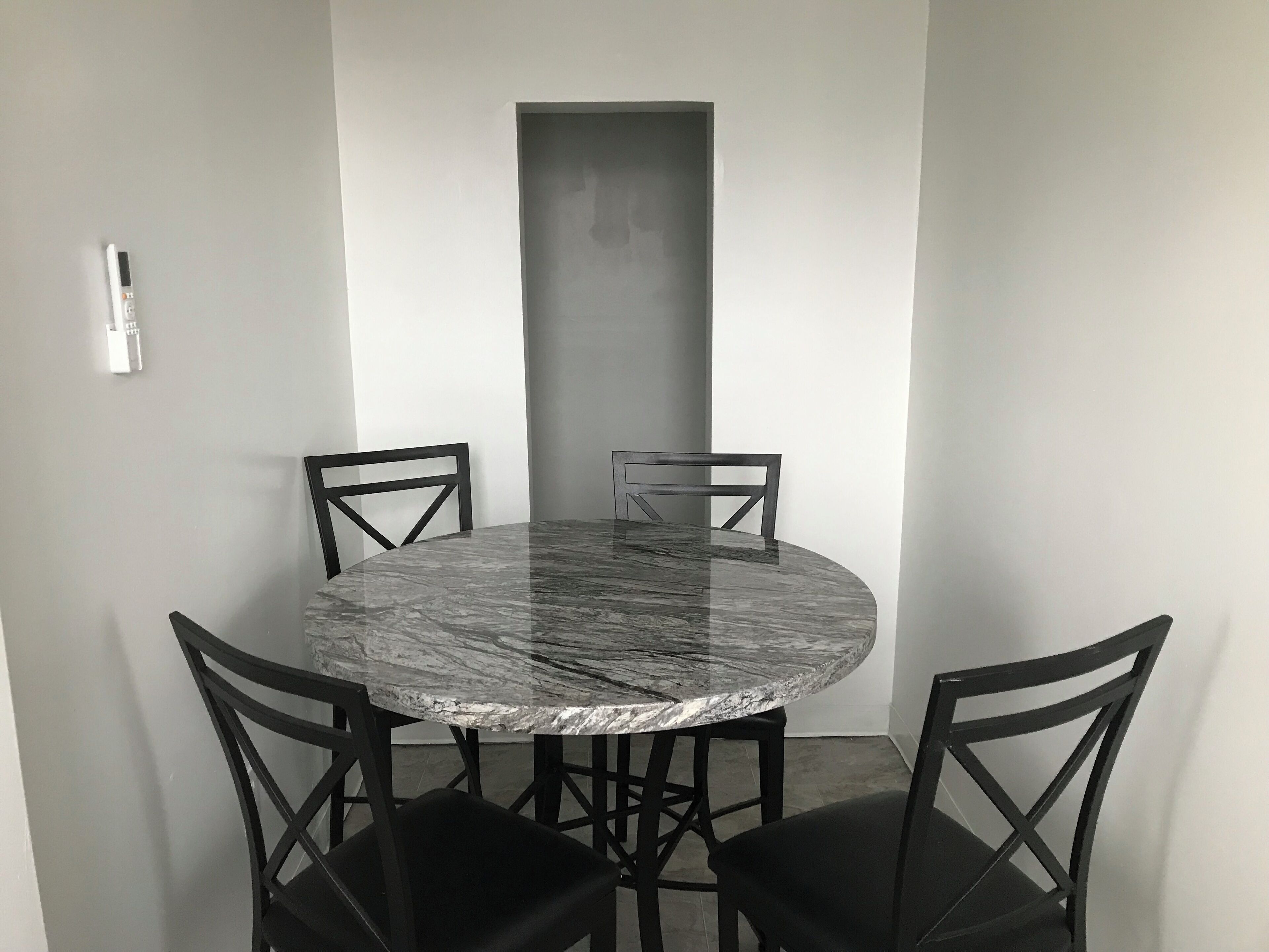 Economy Apartment | Dining