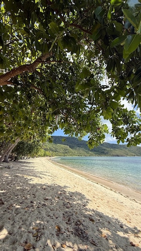 WHITE SANDY BEACH DIVE RESORT - NAVITI ISLAND, YASAWA
