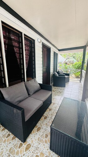 WHITE SANDY BEACH DIVE RESORT - NAVITI ISLAND, YASAWA