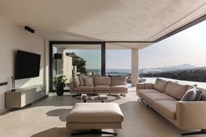 Smart TV, video games, table football, ping pong - Aerial Villa - Award Winning Luxury Retreat (Rethymnon)
