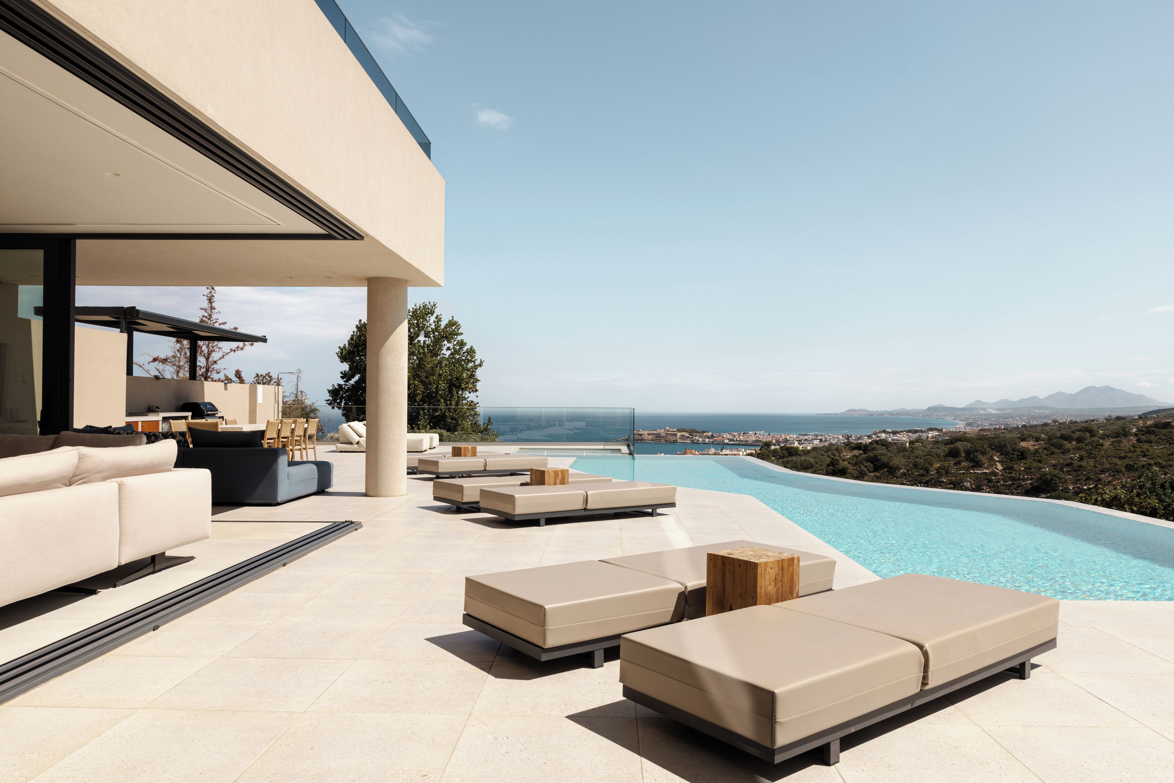 室外游泳池，恒温泳池