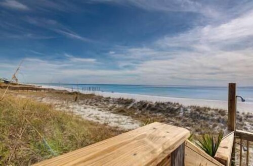 Beachfront property with Free Beach Srv! Gulf Views! Right off of Old hwy 98!