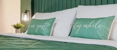 Bügeleisen/Bügelbrett, kostenloses WLAN, Bettwäsche