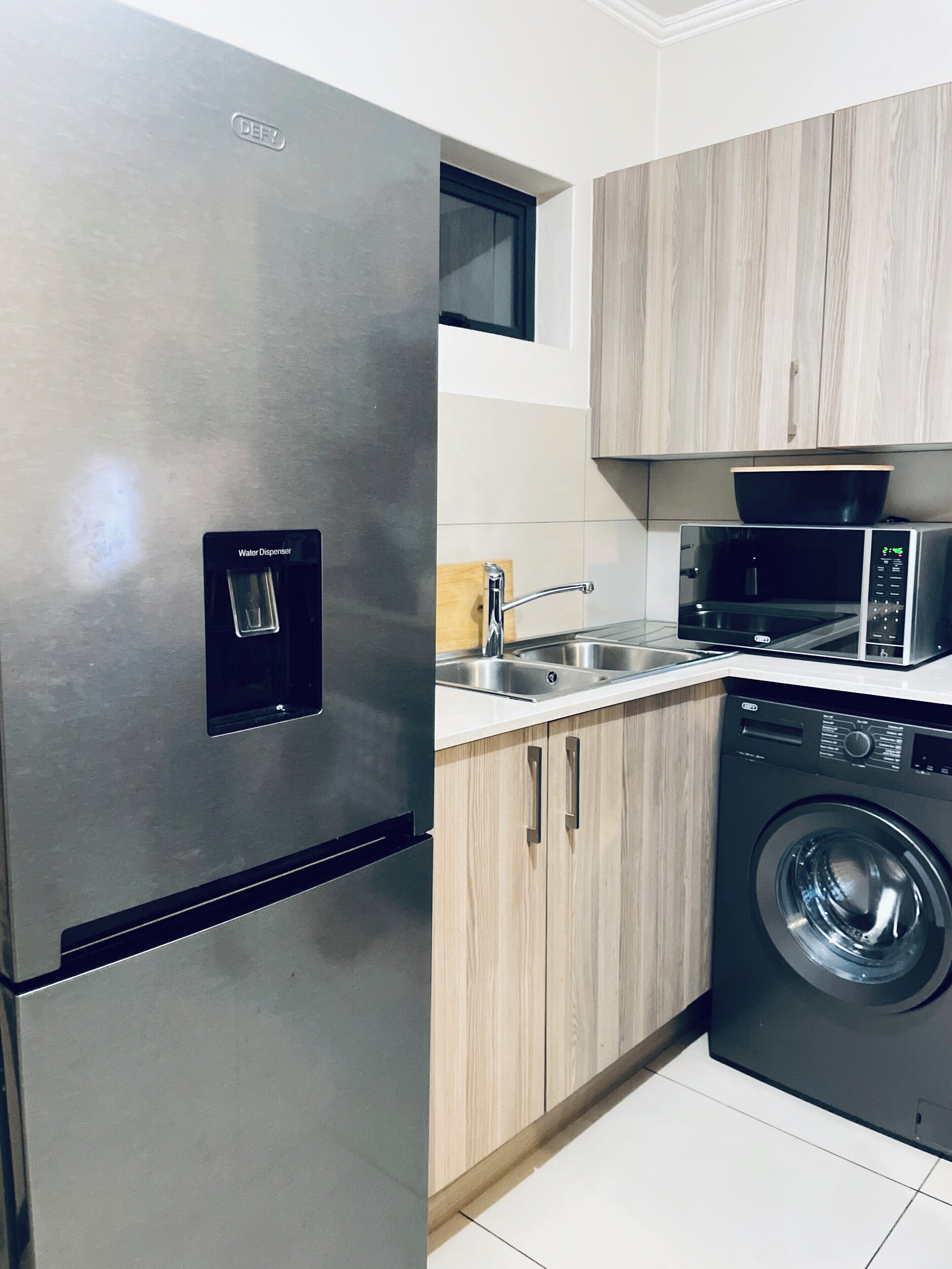 Micro-ondes, four, plaque de cuisson