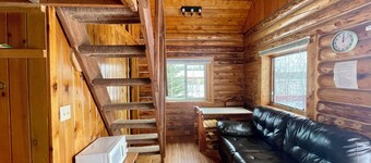 Grizzly Grotto — Rustic Cabin with Sauna