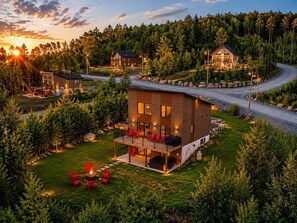 Exterior - Spa & Scenic Views at the Summit | The SkyLodge (Saint-Côme)
