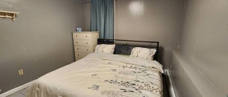 3 bedrooms, iron/ironing board, WiFi