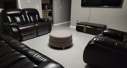 Spacious 3-bedroom, your Cozy Home Away From Home Comfort,Quiet, and Convenience