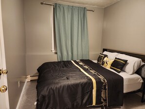 3 bedrooms, iron/ironing board, WiFi