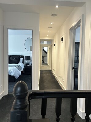 7 bedrooms, iron/ironing board, WiFi, bed sheets