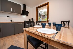 Kylskåp, ugn, spishäll och diskmaskin