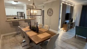 Dining - Modern/beautiful Mediterranean Oasis Near Disney (Kissimmee)