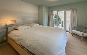2 bedrooms, travel cot, free WiFi - 2 bedroom cozy apartment in De Haan (De Haan)