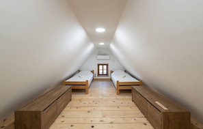 4 bedrooms, iron/ironing board, travel crib, free WiFi