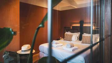 1 bedroom, in-room safe, WiFi, bed sheets