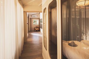 3 chambres, coffres-forts dans les chambres, Wi-Fi, draps fournis