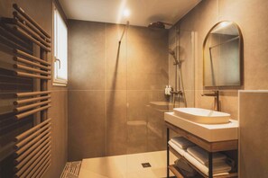 Hair dryer, towels - Logement près de la plage avec terrasse privée (Saint-Jean-de-Luz)