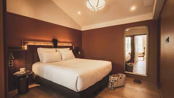 1 bedroom, in-room safe, WiFi, bed sheets