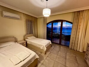 4 bedrooms, iron/ironing board, WiFi, bed sheets - Villa Meltem (Kas)