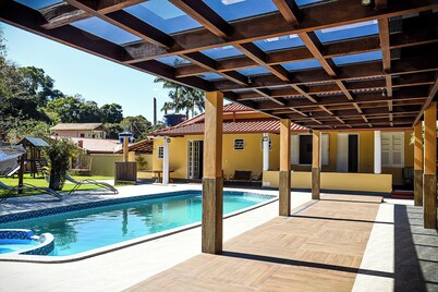Chácara Wermelinger: A beautiful country house in the center of Duas Barras with a leisure area.