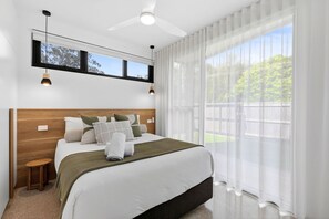 4 bedrooms, desk, iron/ironing board, travel cot - Riverhaus Luxe Barwon Heads Retreat with Fireplace (Barwon Heads)