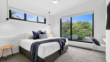 4 soveværelser, skrivebord, strygejern/strygebræt, weekendseng