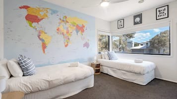 4 bedrooms, desk, iron/ironing board, travel cot