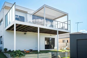 Exterior - Ultimate Family Seaview Getaway (Torquay)