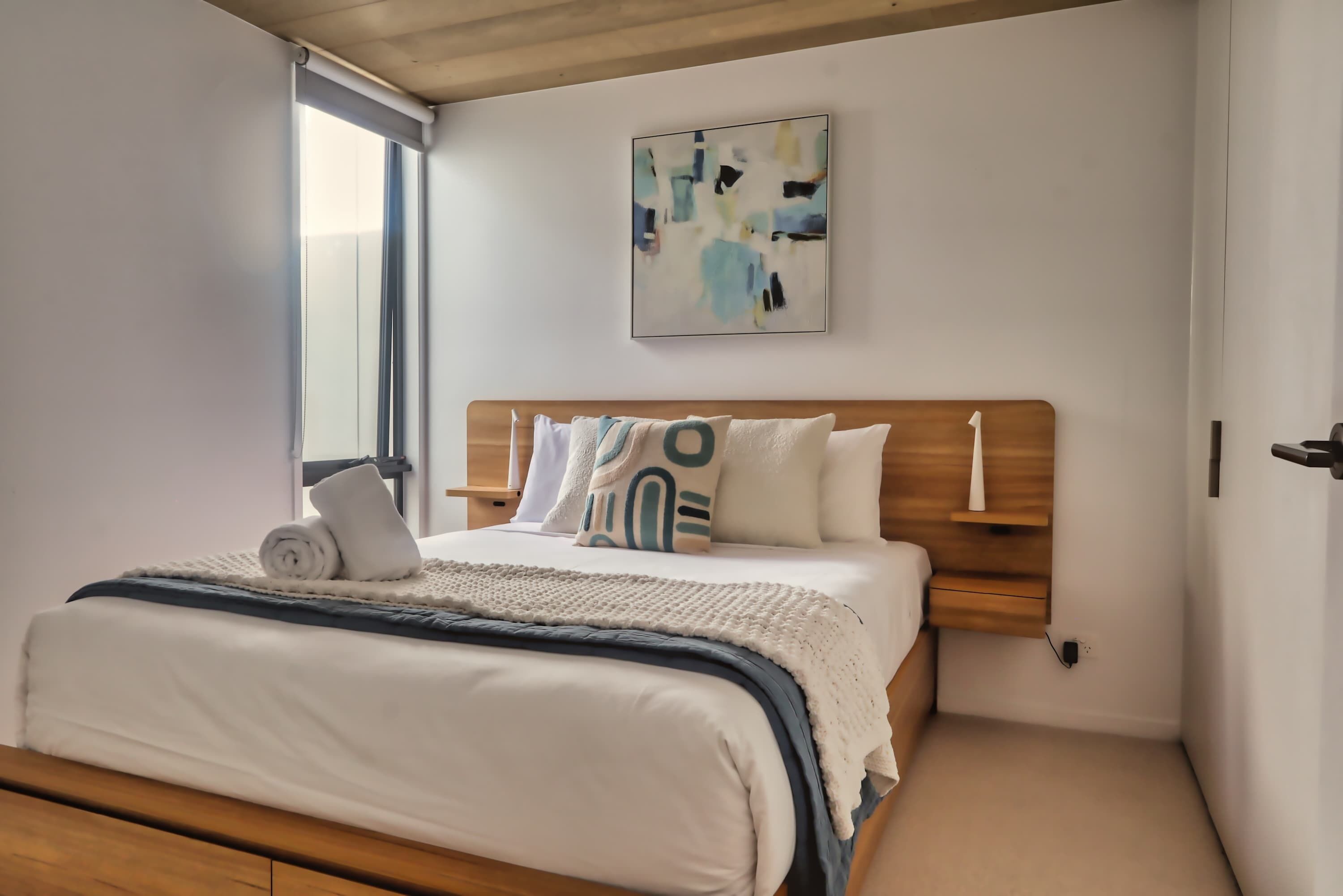 2 slaapkamers, een bureau, een strijkplank/strijkijzer, wifi