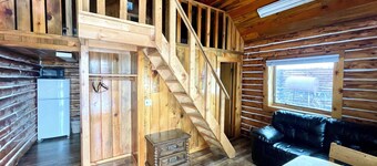 Moose Mansion — Rustic Cabin with Sauna